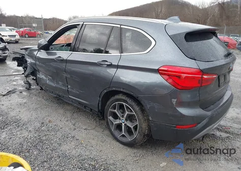2017 BMW X1 xDrive28I z USA, uszkodzony, nr VIN WBXHT3C33H5F71021